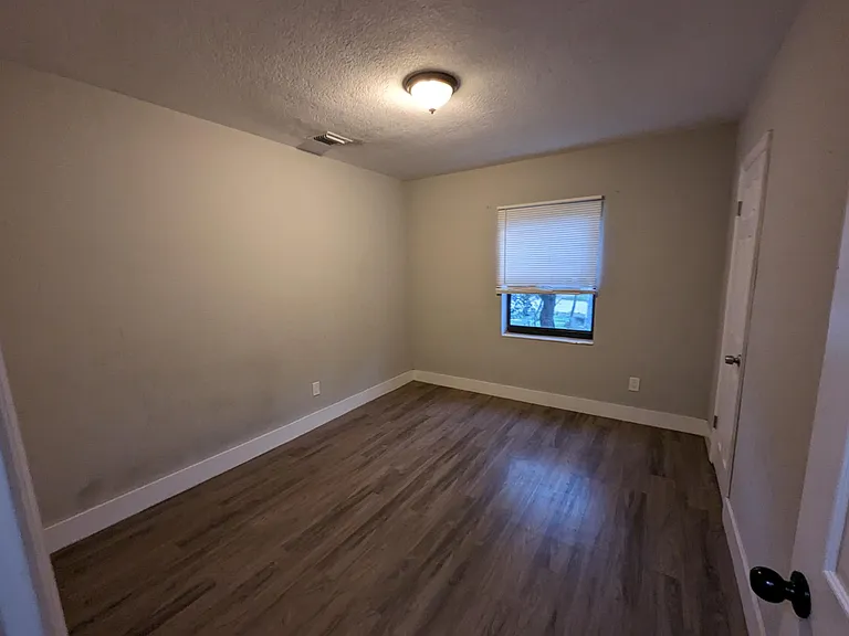 15780 NE 15th Ave — Photo 28