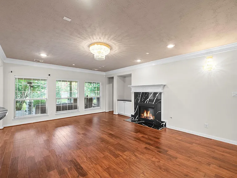 5526 Darschelle Dr — Photo 13