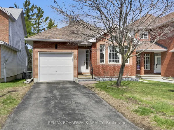48 Maricona Way, Ottawa, ON K2T 1H2