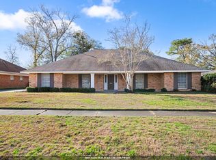 886 Hedgewood Dr, Baton Rouge, LA 70815