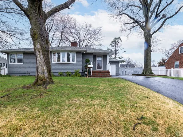 284 Prospect Ave, Avenel, NJ 07001
