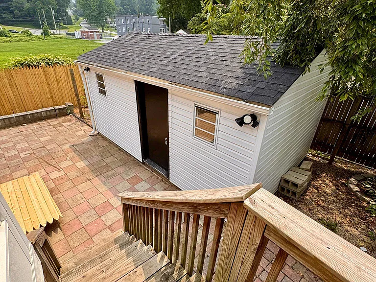 208 Chestnut Rd — Photo 24