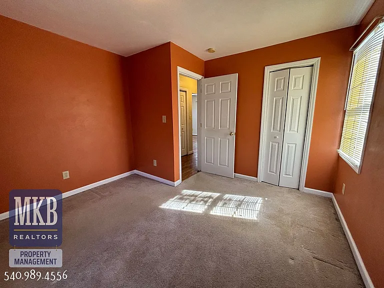 1712 Wayne St NE — Photo 20