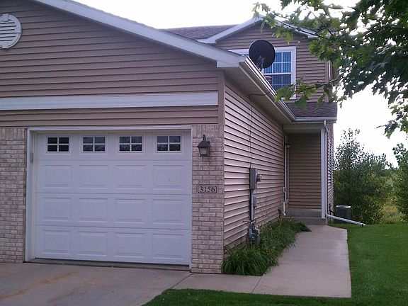 3156 River Falls Court NW