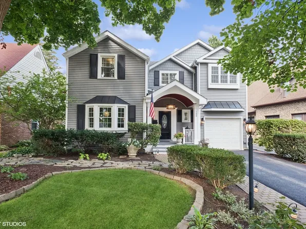 168 Crest Rd, Glen Ellyn, IL 60137