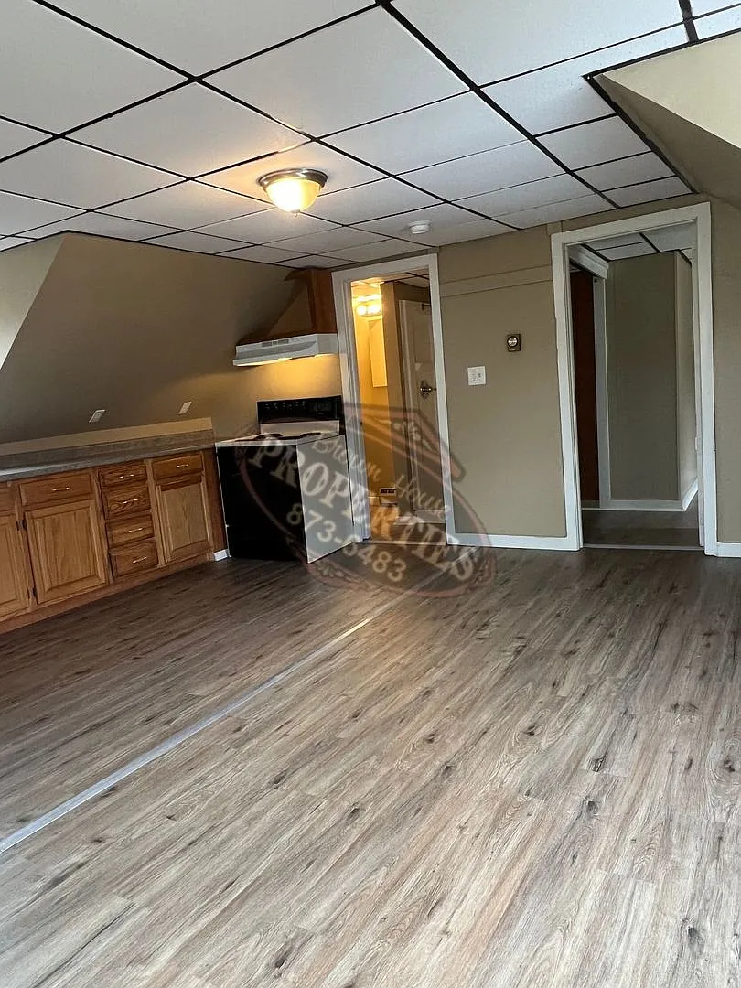 12 Oak — Photo 3