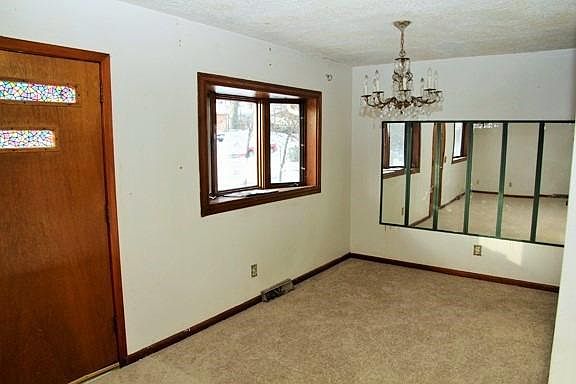 5th image of 1825 Darst Ave