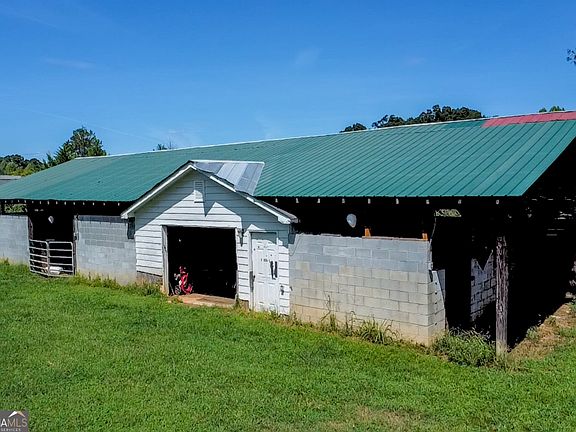 4th image of 383 Jones Rd