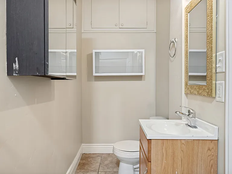 2752 Madison Ave — Photo 2