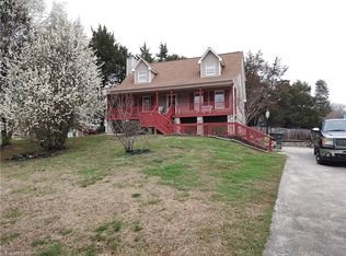 6004 Stone Bluff Dr, Clemmons, NC 27012