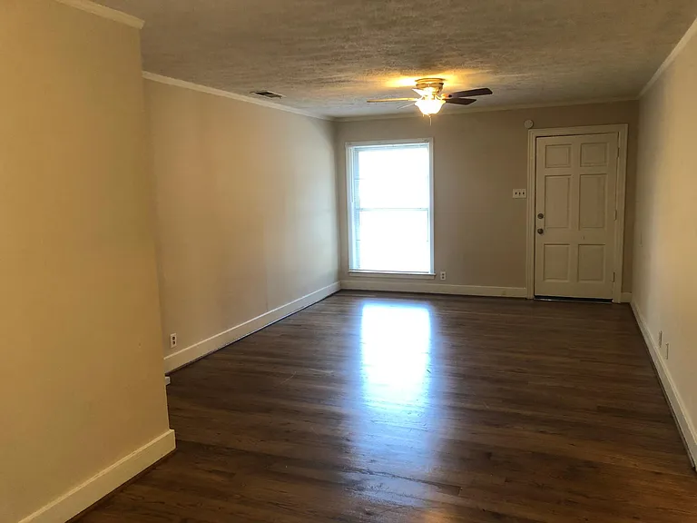 4431 Somerville Ave — Photo 3