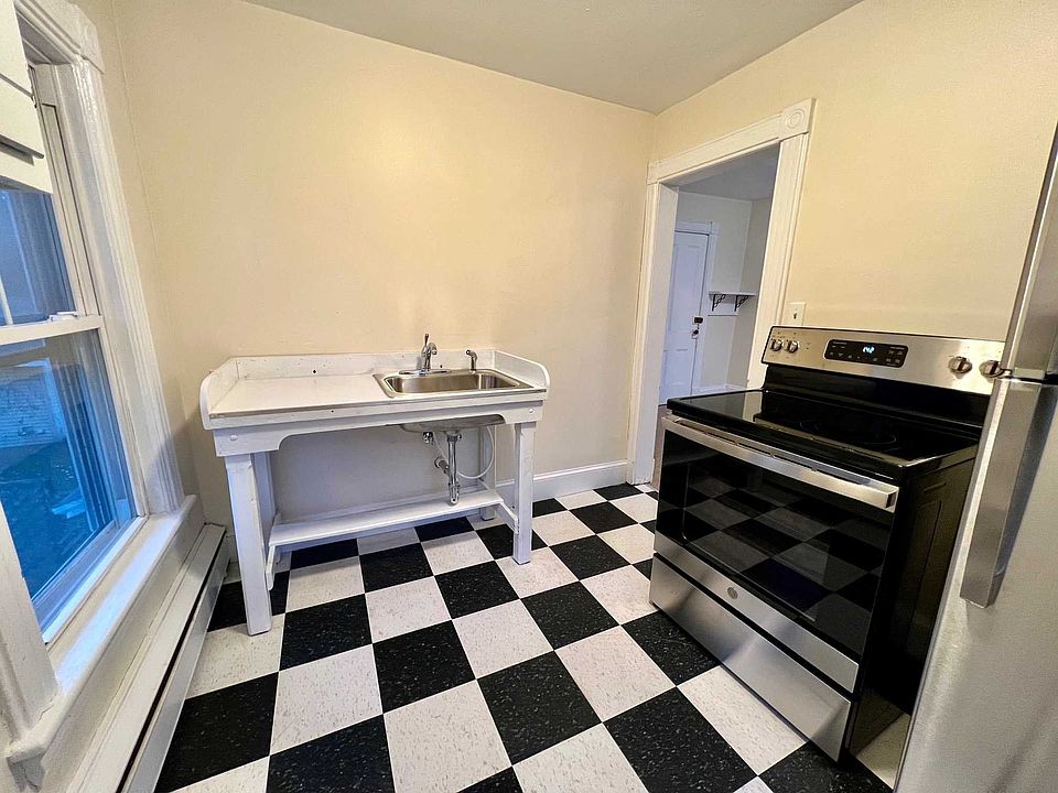 12 Alden Pl Millbrook NY Zillow