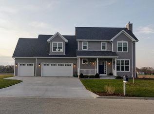 1405 Parkview Dr, New Holstein, WI 53061