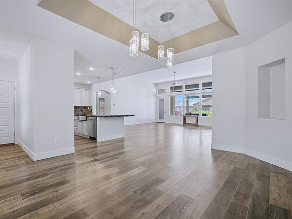 3rd image of 1223 Eagle Way