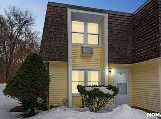 127 Black Point Rd APT 30, Niantic, CT 06357