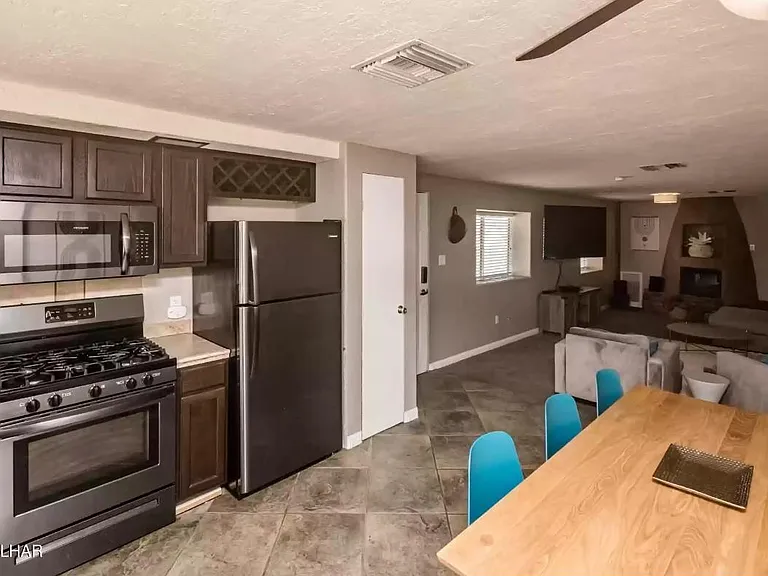 3034 Dawn Dr — Photo 6