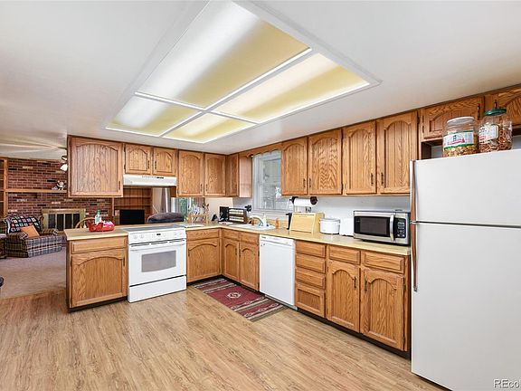 3rd image of 1269 S Blackhawk Way