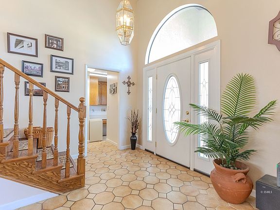 5th image of 949 Hermosa Ave