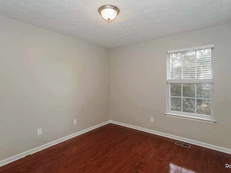 604 Monticello Ct — Photo 14