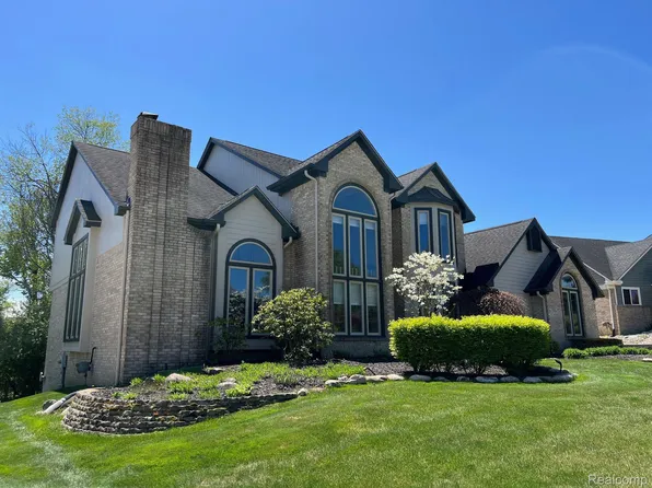 37079 Birwood Ct, Farmington Hills, MI 48335