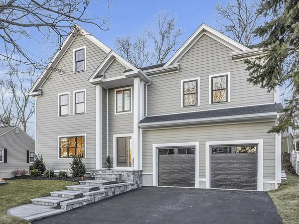 28 Hathaway Cir, Arlington, MA 02476