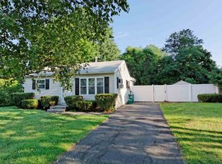 22 Plaske Dr, Schenectady, NY 12309