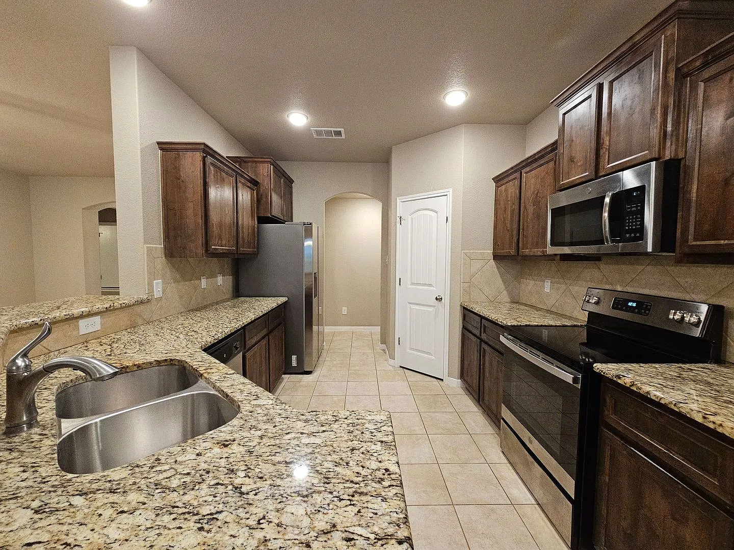 Rent Reduction - Available Now! — Photo 3