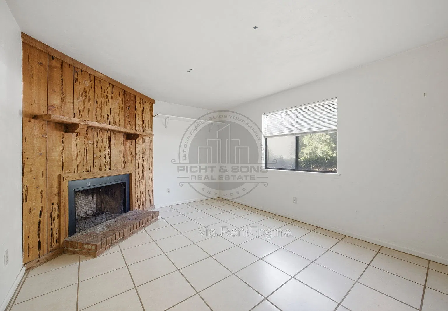 2 bed, 1.0 bath, 896 sqft, $1,100 — Photo 4