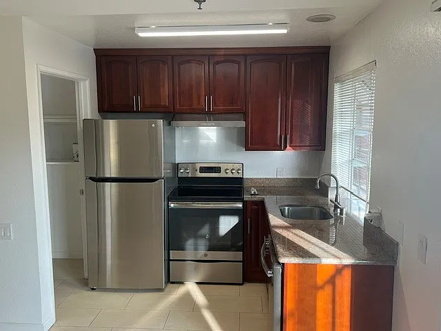 1975 Bonifacio St #5