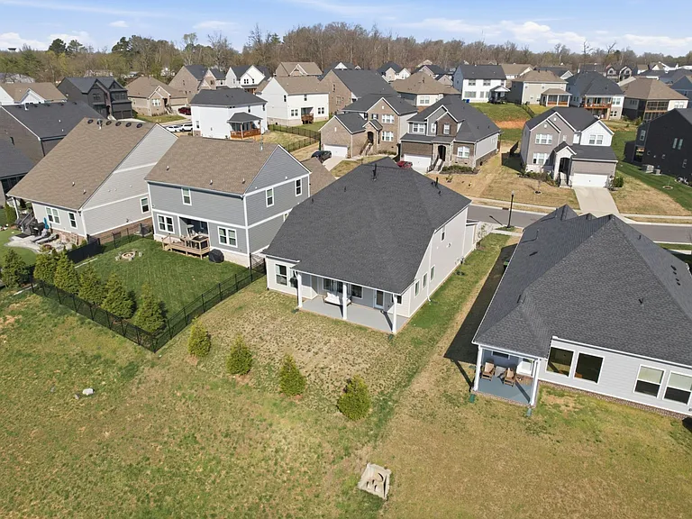 507 Stinson Ct — Photo 49