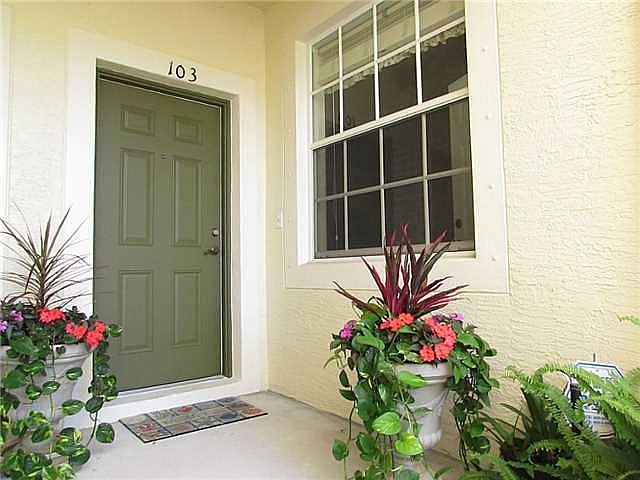 1st image of 1561 SE Wilshire Pl APT 103