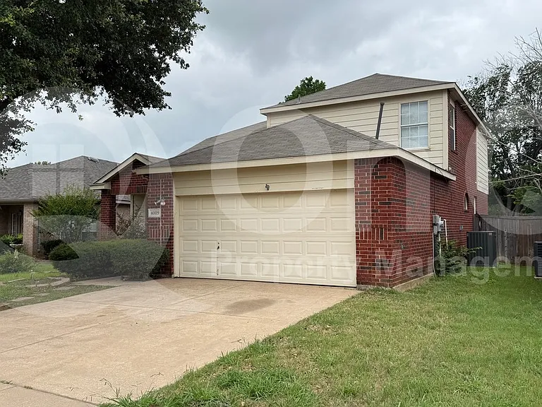 4009 Apple St — Photo 3