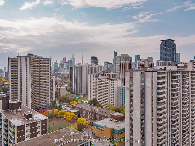 585 Bloor St E #2321 — Photo 26