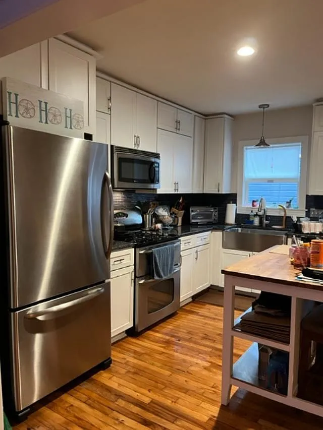 2 bed, 1029 sqft, $3,900 — Photo 2