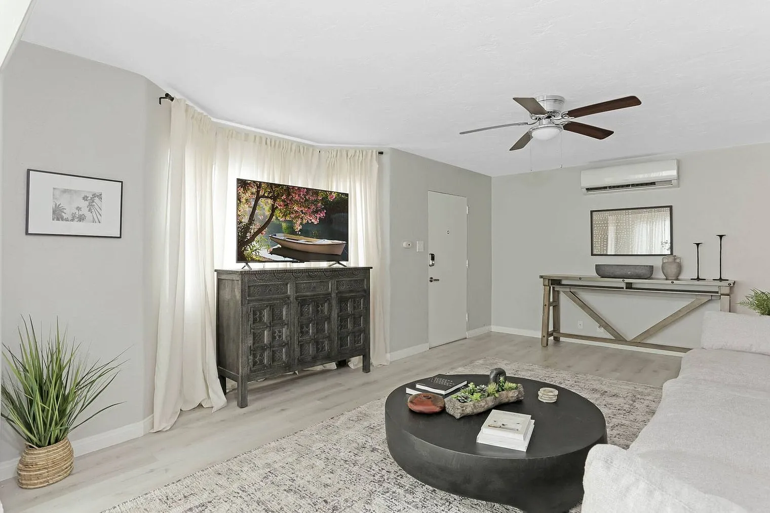 4 bed, 2.0 bath, 1399 sqft, $4,729 — Photo 1