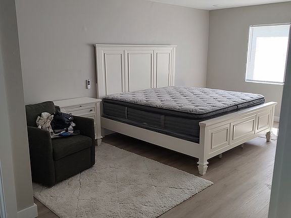 2nd image of 4102 SE 19th Pl APT 1