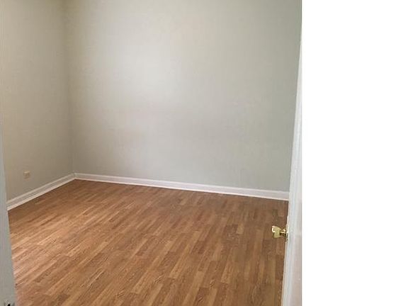 3rd image of 6220 S Eberhart Ave