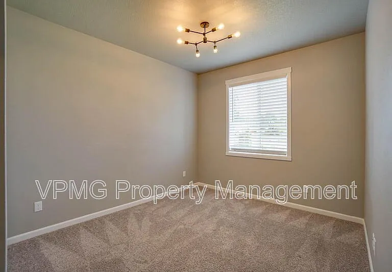 604 NW 25th Way — Photo 13