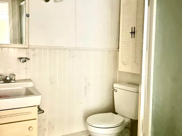 19 Oakdale Road image 24 of 33