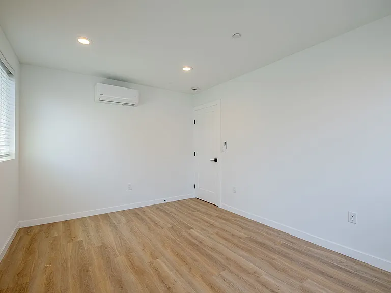 Pullman Lane Residences — Photo 67