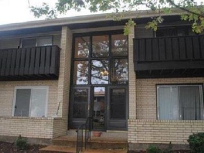 128 Shadalane Walk APT G, Ballwin, MO, 63011