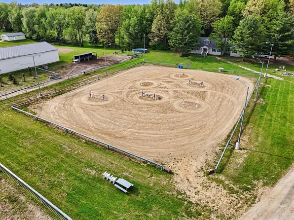 11475 Gorsline Rd, Battle Creek, MI 49014