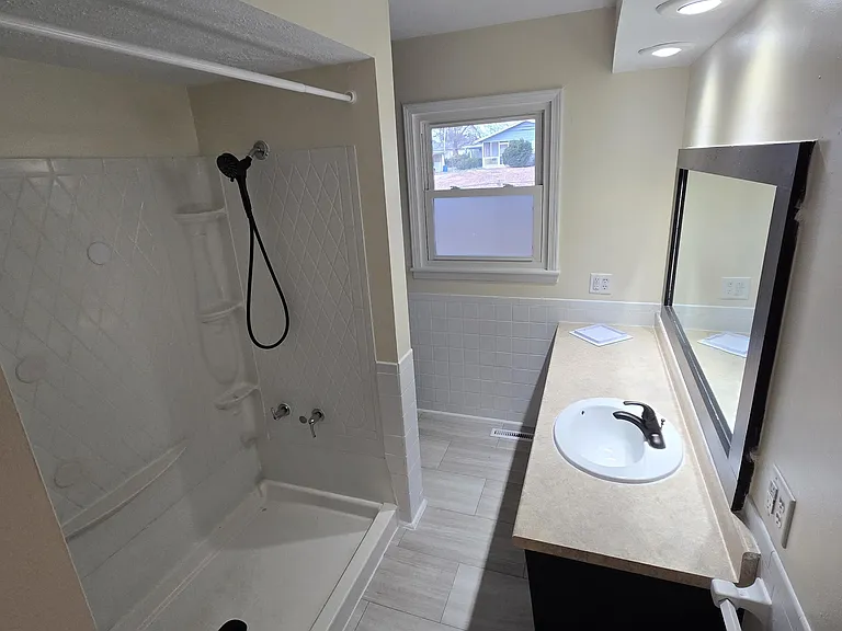 1472 E Berkeley St — Photo 12