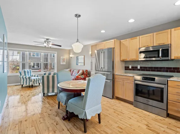 305 E 8th St, Traverse City, MI 49684