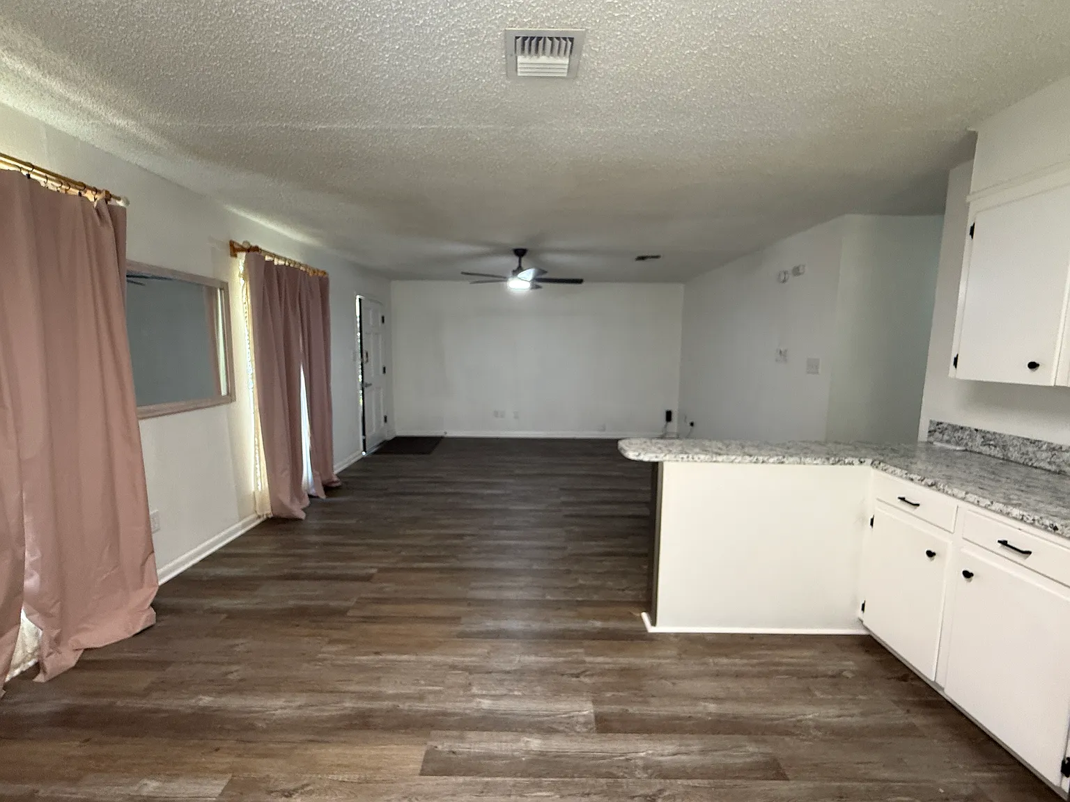 3 bed, 1.5 bath, 1162 sqft, $1,500 — Photo 4
