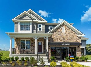 10 Bradshaw Dr, Manahawkin, NJ 08050