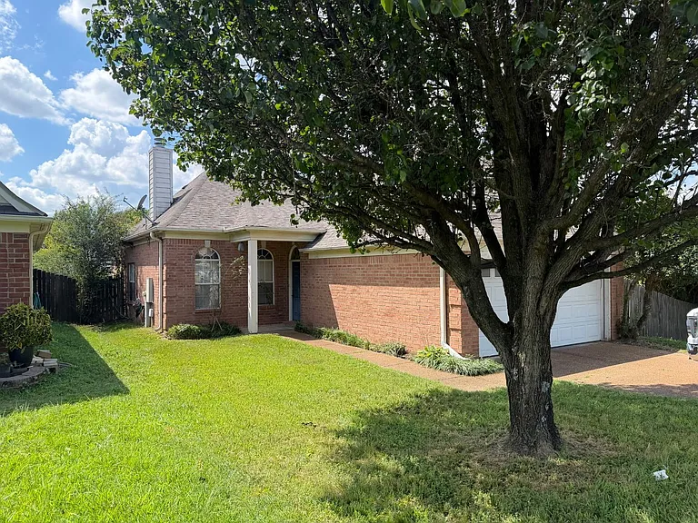 1411 Charles Bryan Rd — Photo 2