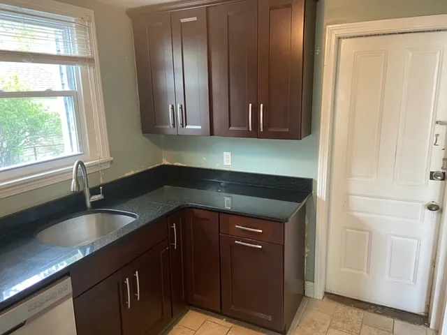 Building Photo - 296 Washington Ave #1