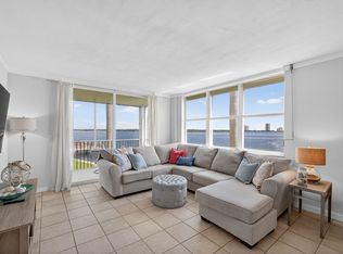 100 Paradise Harbour Blvd APT 204, North Palm Beach, FL 33408