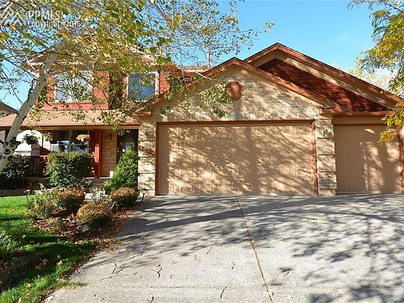FORMAL DINING AND LIVING ROOM